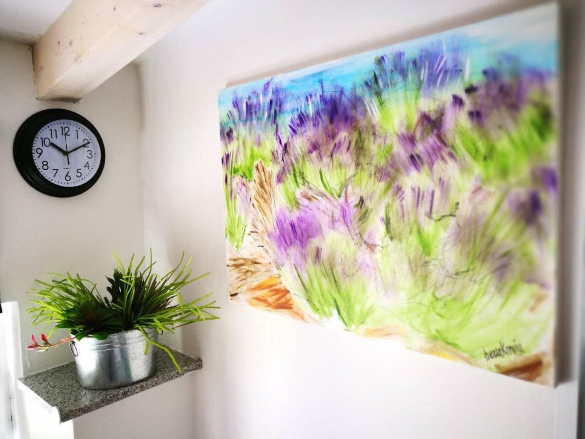 Cres Art Studio Kuning Apartment Exterior photo