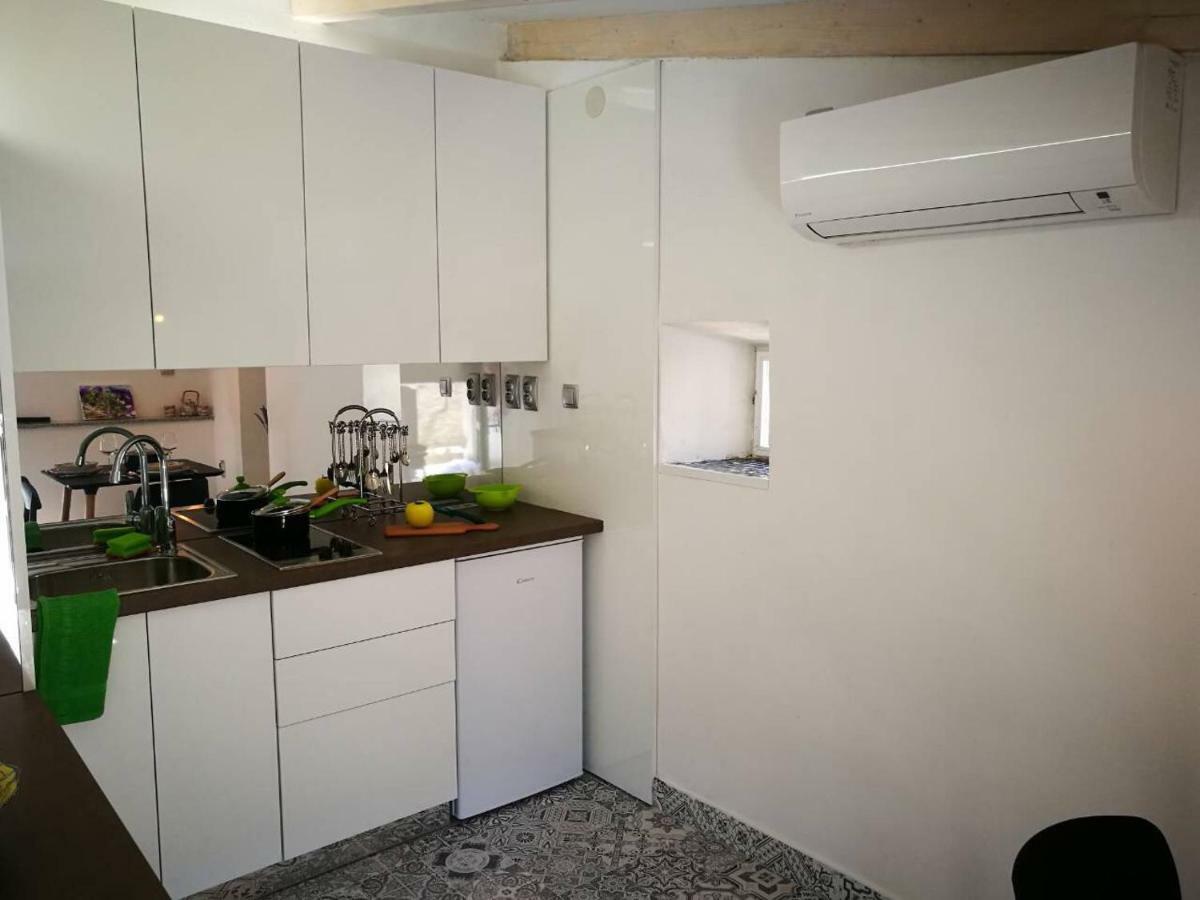 Cres Art Studio Kuning Apartment Exterior photo
