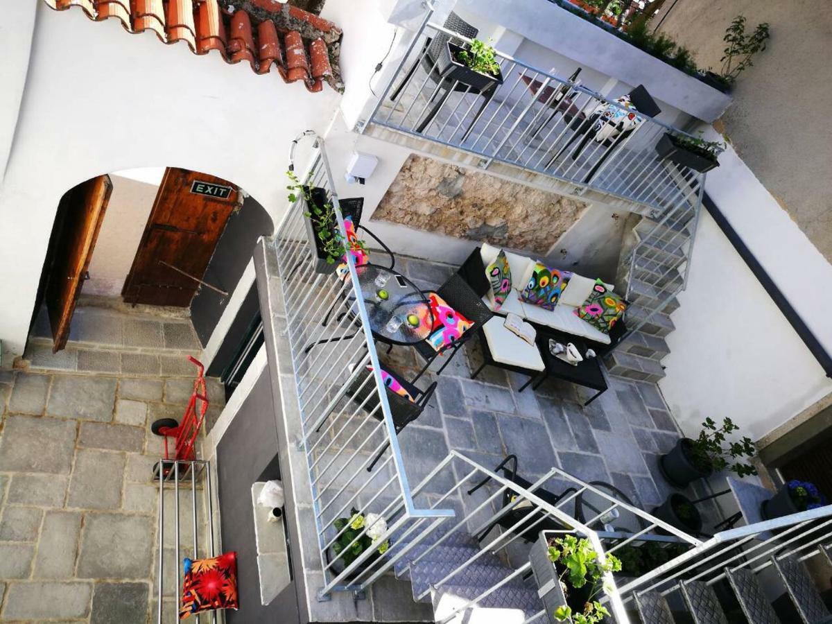 Cres Art Studio Kuning Apartment Exterior photo